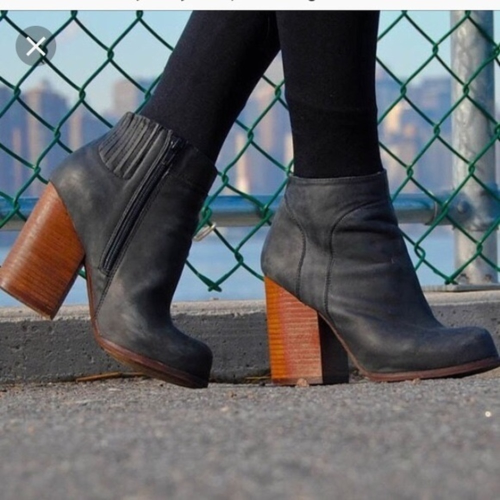 JEFFREY CAMPBELL hanger booties SIZE 8